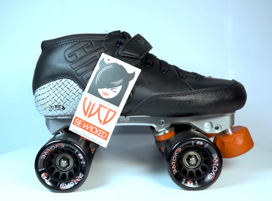 Chaya Onyx Skate with Evolve wheels