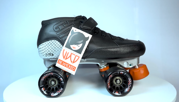 Chaya Onyx Skate with Evolve wheels